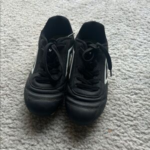 Umbro Kids Black Soccer Shoes